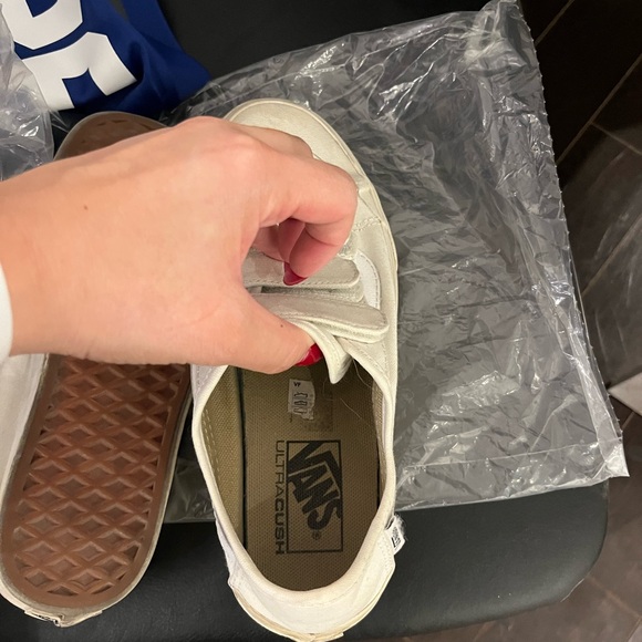 White Velcro vans - Picture 2 of 4